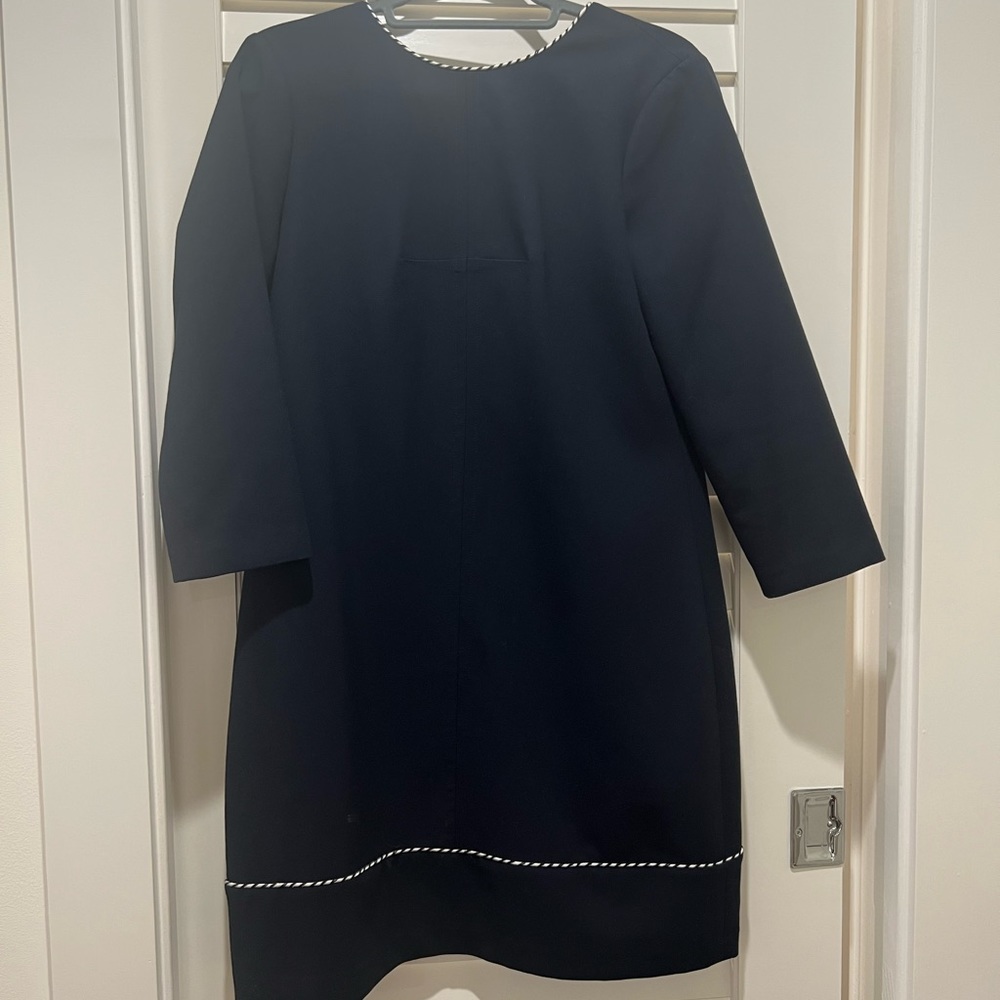 Elegant & Classic Navy Shift Dress with trim detail Shoshanna Size 8